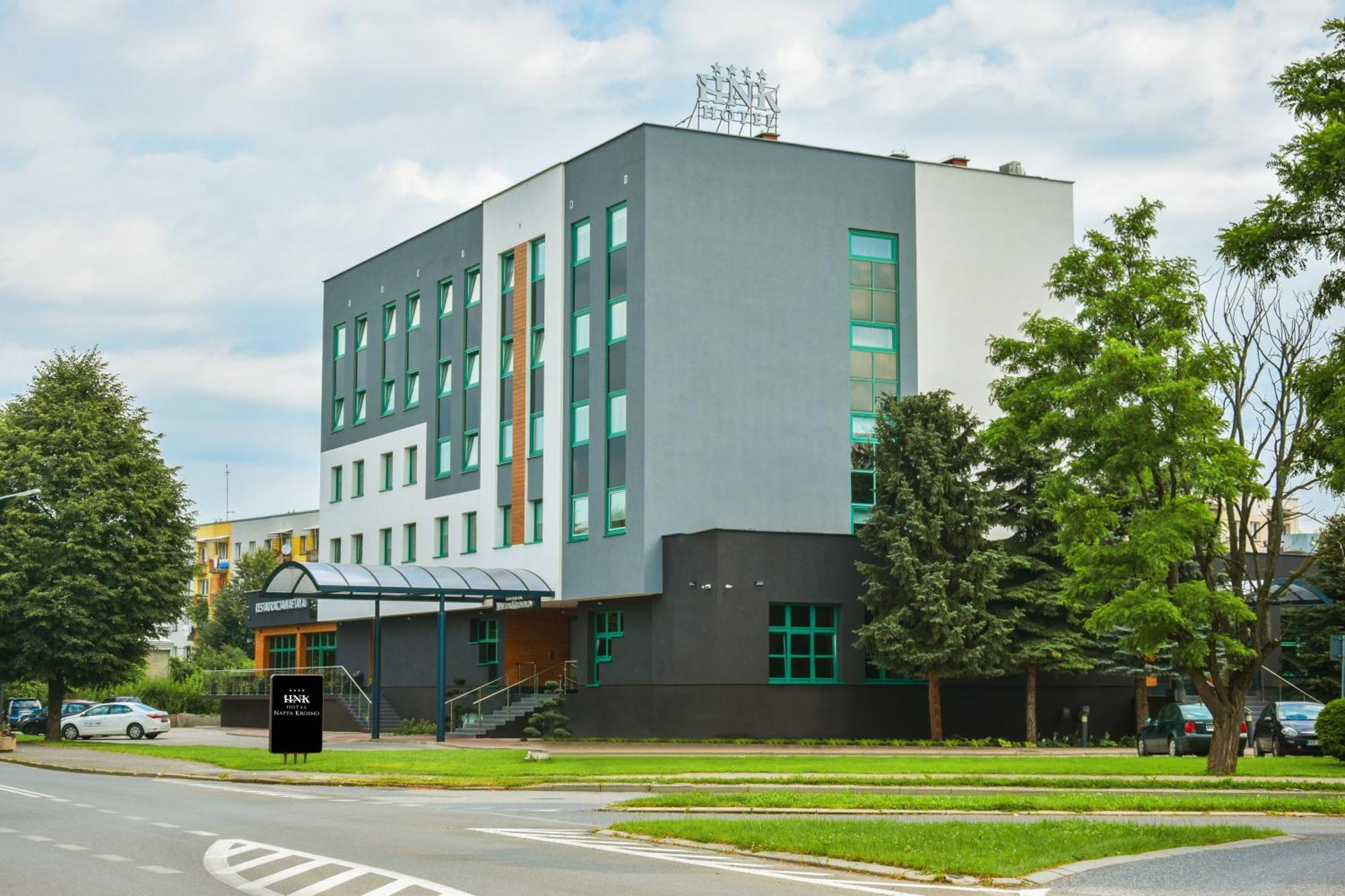 Hotel Nafta Krosno Buitenkant foto