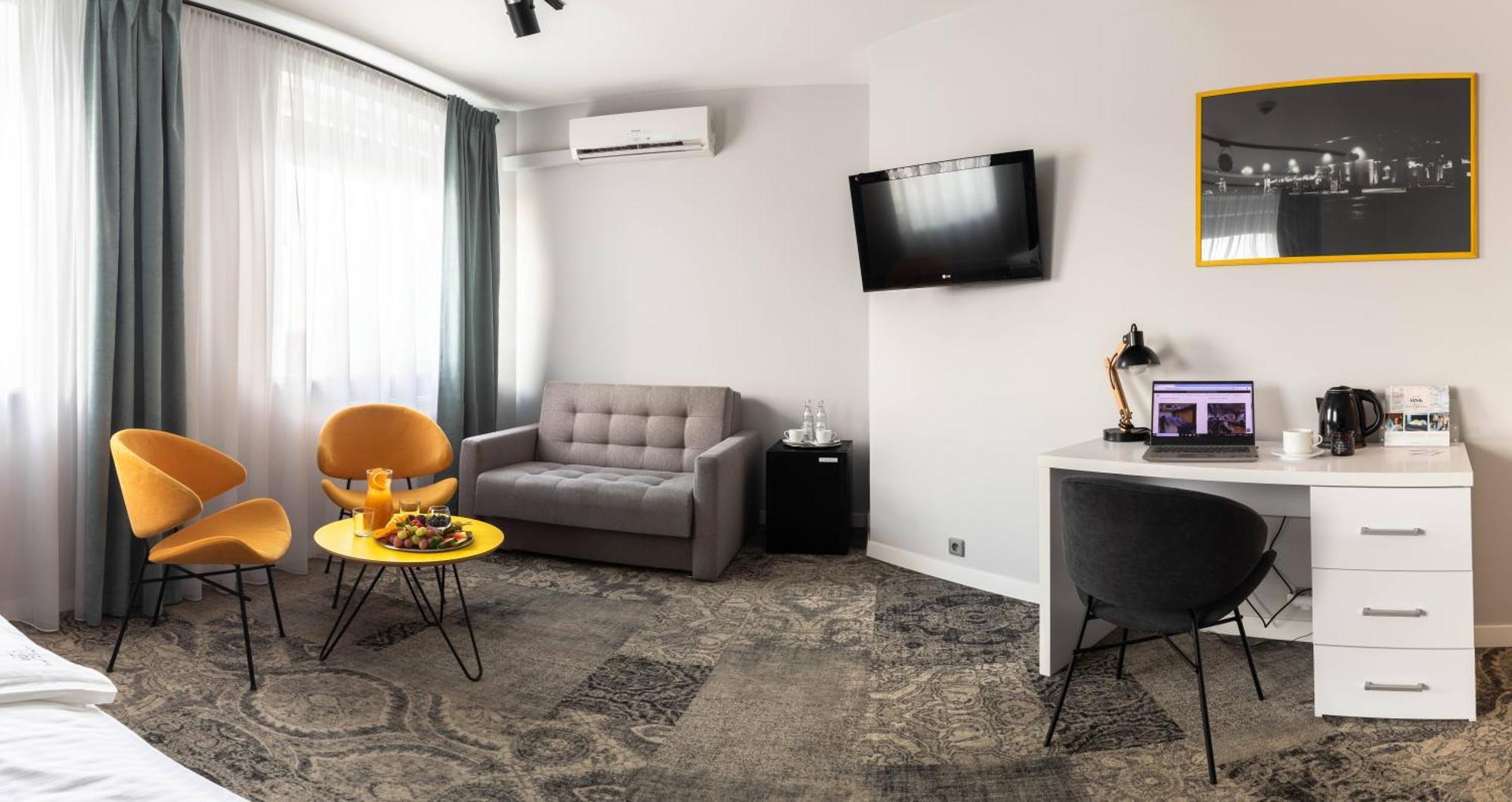 Hotel Nafta Krosno Buitenkant foto